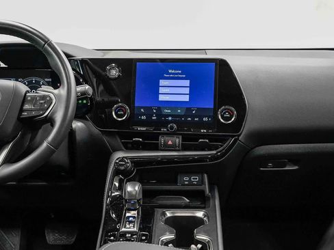Used 2025 Lexus NX 250 FWD image 13