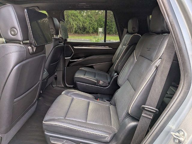 Certified 2025 Cadillac Escalade Premium Luxury AWD/4WD image 17