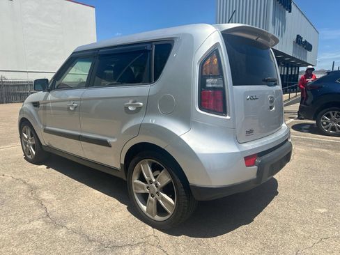 Used 2011 Kia Soul Sport FWD image 4