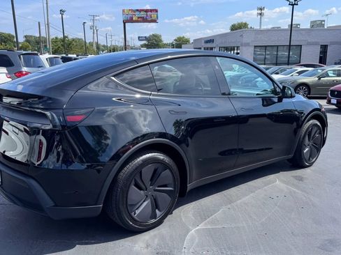 Used 2026 Tesla Model Y 2WD image 6