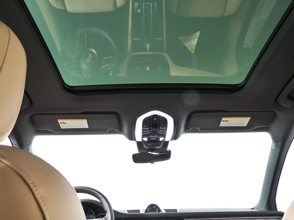 New 2026 Porsche Macan Turbo AWD/4WD image 21