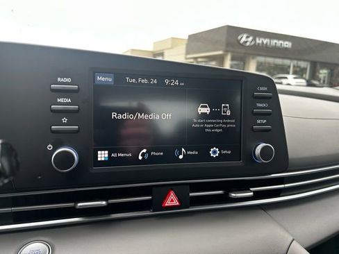 Certified 2025 Hyundai Elantra Sport image 24