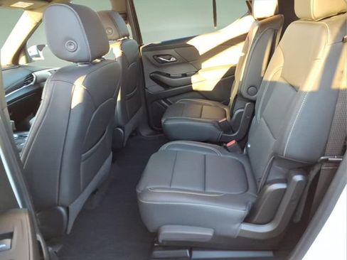 Used 2023 Chevrolet Traverse LT w/ LPO, Floor Liner Package AWD/4WD image 12