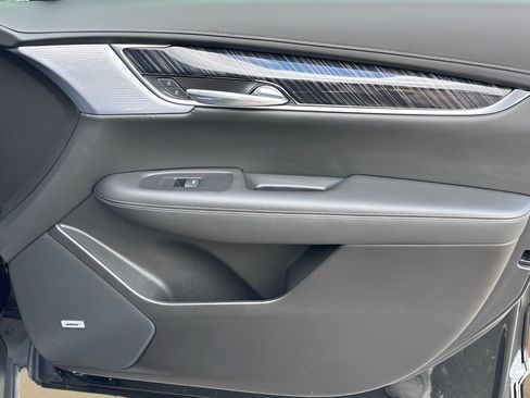 Used 2023 Cadillac XT6 Premium Luxury AWD/4WD image 28