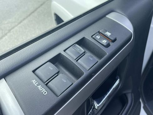 Used 2022 Toyota 4Runner SR5 Premium RWD image 15