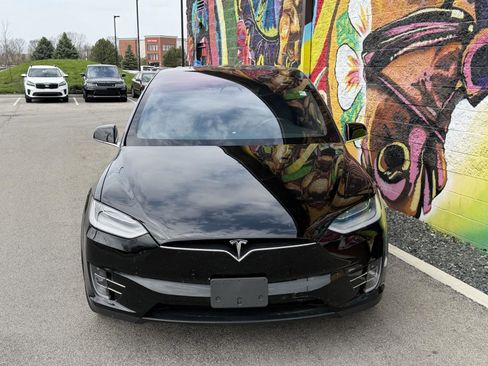 Used 2020 Tesla Model X Long Range image 3