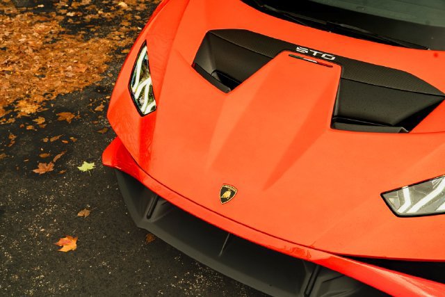Used 2022 Lamborghini Huracan STO RWD image 35
