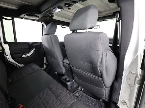 Used 2011 Jeep Wrangler Unlimited Sahara AWD/4WD image 18