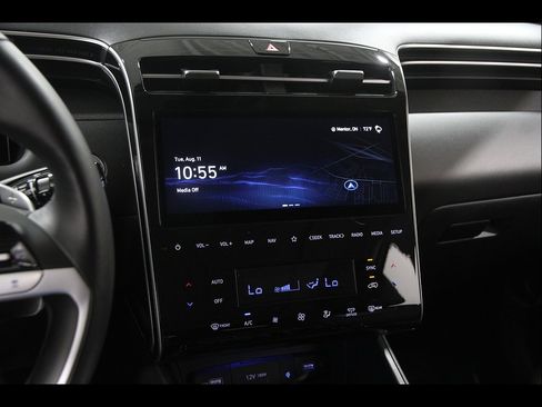 Certified 2024 Hyundai Tucson Limited AWD/4WD image 9