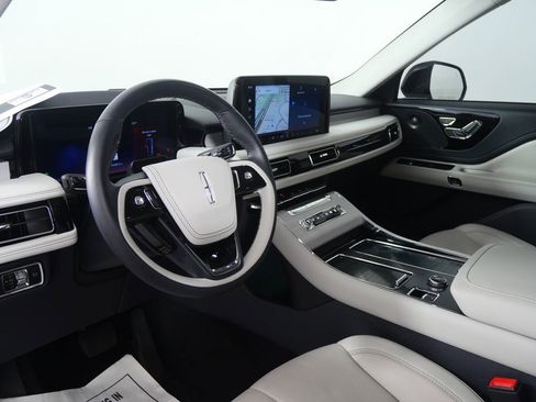 Used 2025 Lincoln Aviator Reserve w/ Jet Appearance Package RWD image 12