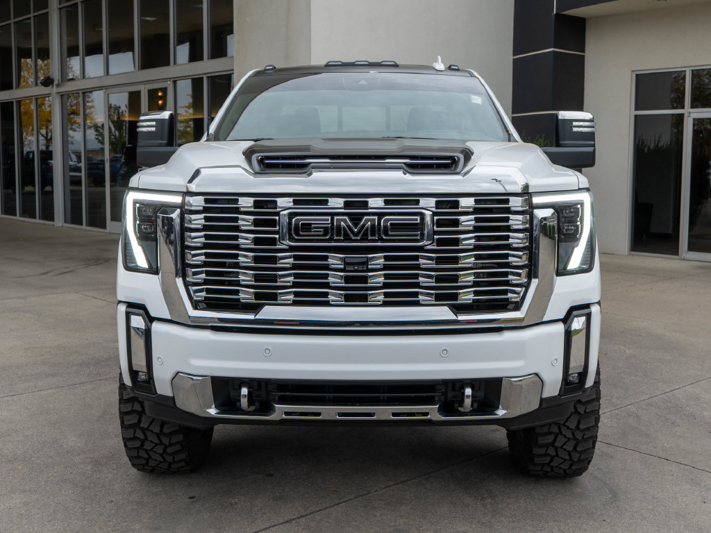 Certified 2024 GMC Sierra 3500 Denali w/ Technology Package AWD/4WD image 2