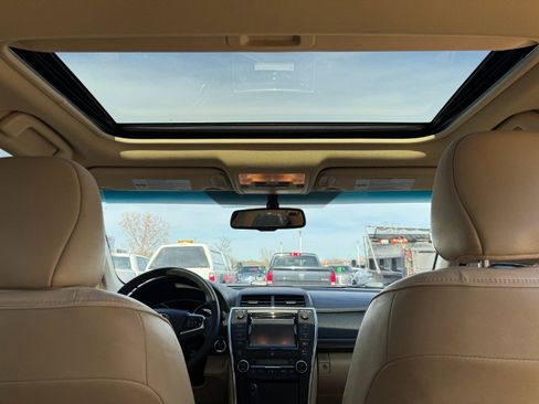 Used 2017 Toyota Camry XLE w/ Moonroof Package image 21