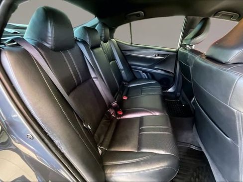 Used 2025 Toyota Camry SE FWD image 20