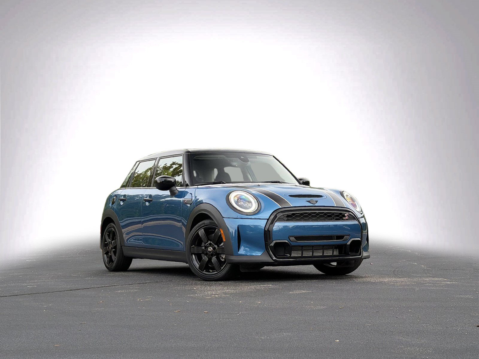 Used 2024 MINI Cooper S FWD image 2