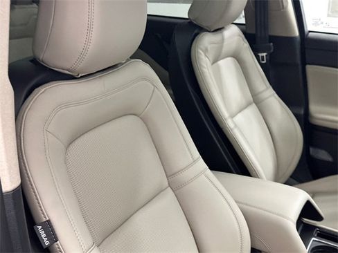 New 2026 Lincoln Corsair Premiere image 11