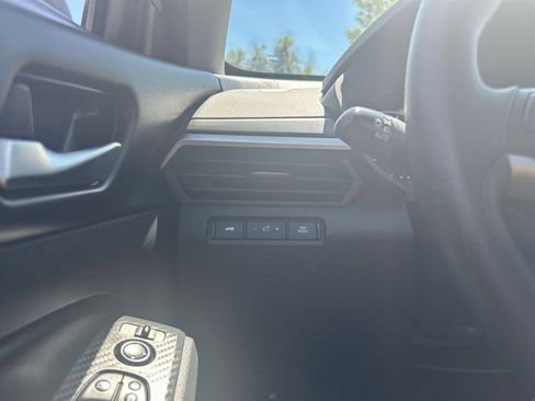 Used 2025 Nissan Altima 2.5 SV FWD image 32
