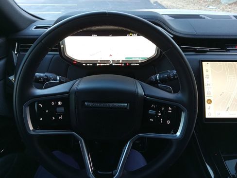 Used 2024 Land Rover Range Rover Sport SE image 13