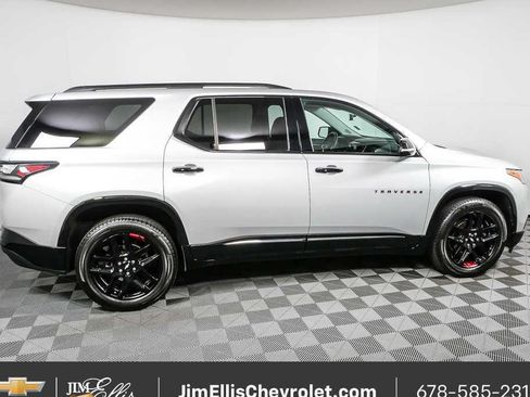 Certified 2020 Chevrolet Traverse Premier w/ Redline Edition FWD image 2