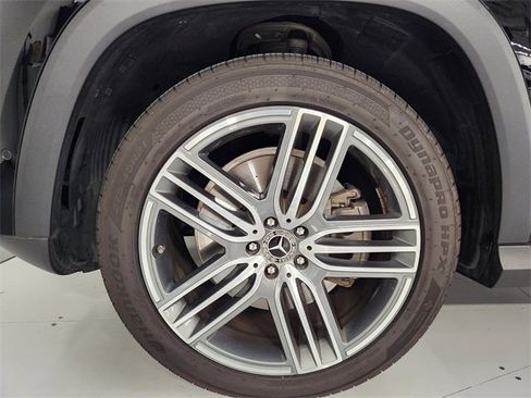 Used 2025 Mercedes-Benz GLS 450 4MATIC image 8