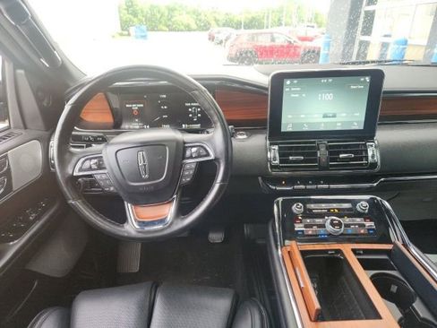 Used 2019 Lincoln Navigator Reserve AWD/4WD image 18