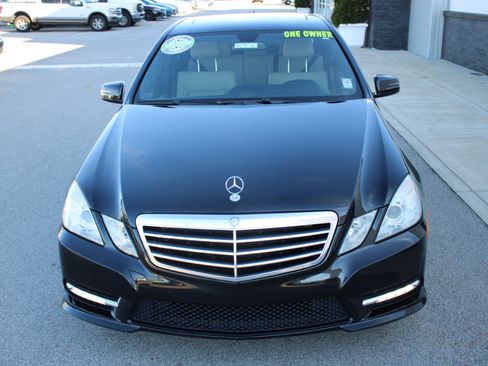 Used 2013 Mercedes-Benz E 350 4MATIC Sedan image 2