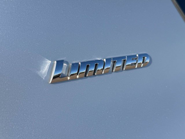 Used 2022 Toyota 4Runner Limited AWD/4WD image 11