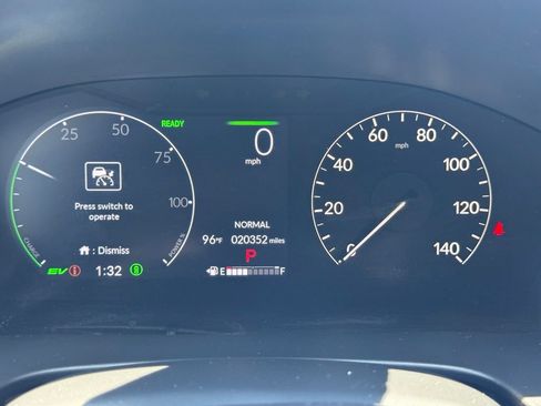 Used 2025 Honda CR-V Sport image 14