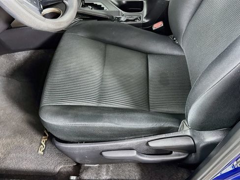 Used 2015 Toyota RAV4 LE AWD/4WD image 16