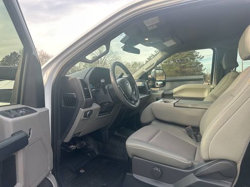 Used 2022 Ford F350 XL w/ Power Equipment Group image 9