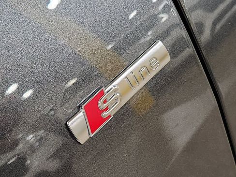 Used 2022 Audi Q8 Prestige image 28