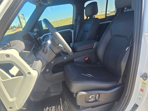 Used 2023 Land Rover Defender 130 X-Dynamic SE image 12