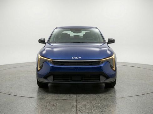 Used 2025 Kia K4 FWD image 2