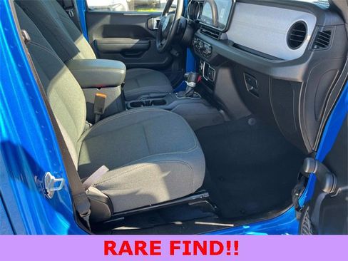 Used 2024 Jeep Gladiator Sport image 11