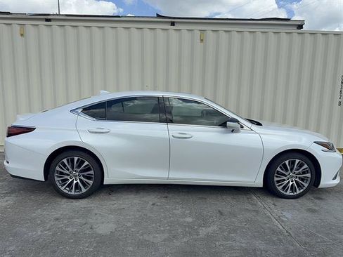 Used 2020 Lexus ES 350 w/ Premium Package FWD image 2