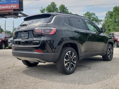 Used 2023 Jeep Compass Limited AWD/4WD image 3
