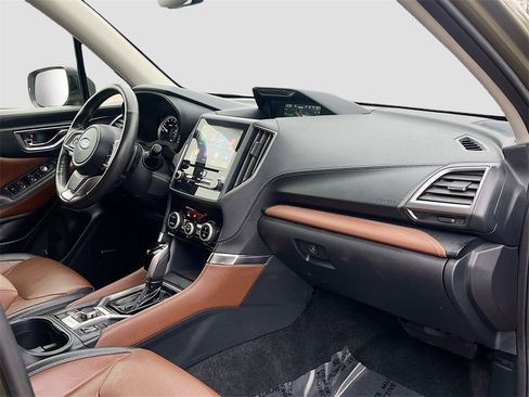 Used 2023 Subaru Forester Touring image 31