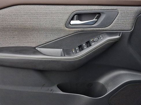 Used 2022 Nissan Rogue SV image 13