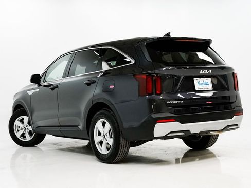 Certified 2025 Kia Sorento LX image 27