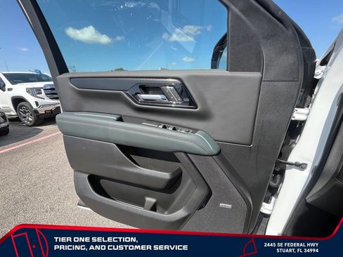 New 2026 GMC Yukon XL AT4 AWD/4WD image 24