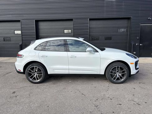 Used 2026 Porsche Macan AWD/4WD image 11