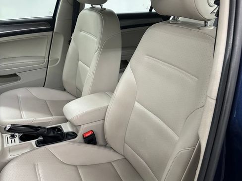 Used 2019 Volkswagen Golf Alltrack S AWD/4WD image 12