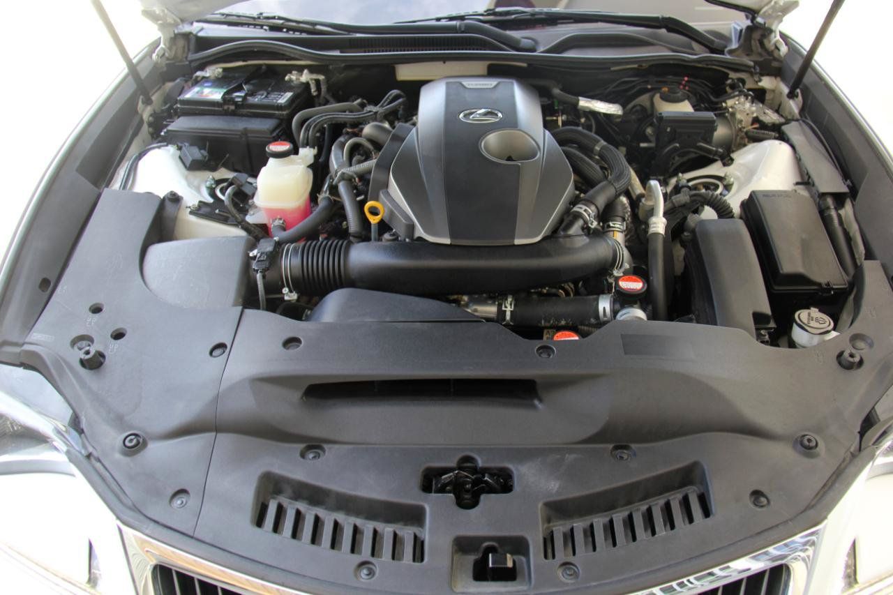 Used 2016 Lexus RC 200t RWD image 28
