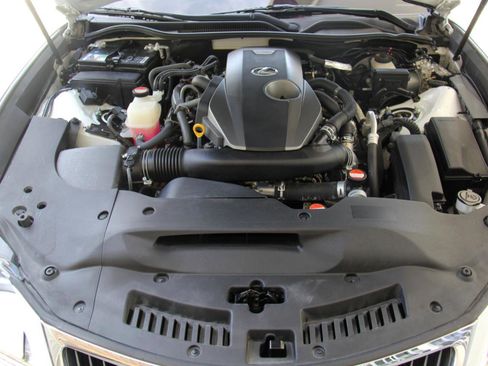 Used 2016 Lexus RC 200t image 28