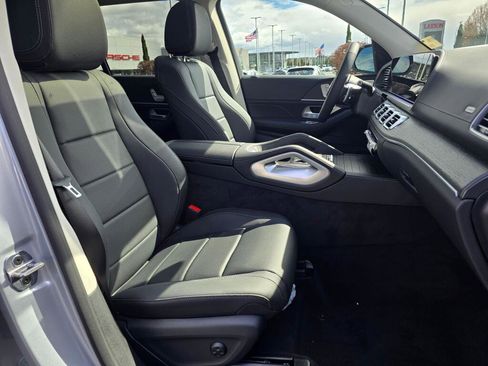 New 2026 Mercedes-Benz GLS 450 4MATIC image 31