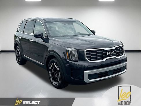 Used 2025 Kia Telluride S AWD/4WD image 5