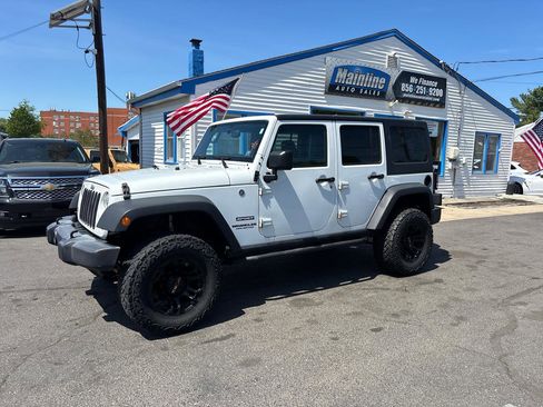 Used 2016 Jeep Wrangler Unlimited Sport w/ Quick Order Package 24S AWD/4WD image 3