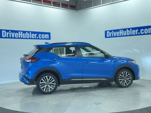 Used 2021 Nissan Kicks SR image 3