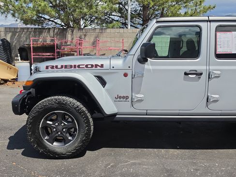 Used 2023 Jeep Gladiator Rubicon w/ LED Lighting Group AWD/4WD image 12