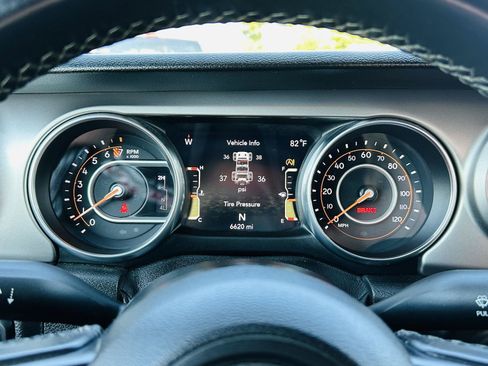 Used 2021 Jeep Wrangler Sport AWD/4WD image 13