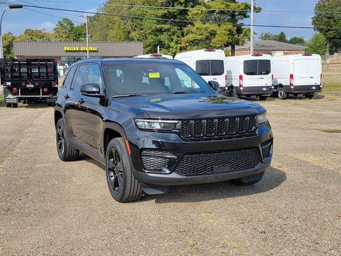 Certified 2022 Jeep Grand Cherokee Altitude image 3
